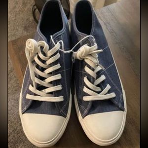 Brand new with tags no box American Eagle canvas shoes size 8